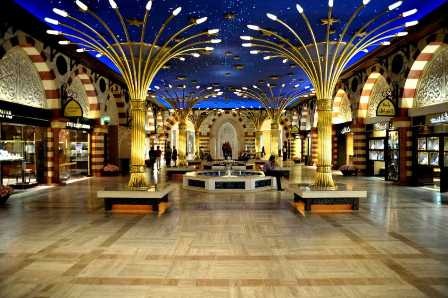 Độc đáo chợ vàng tỷ đô ở “thiên đường trang sức” tại Dubai - 1 Khung cảnh hào nhoáng va sang trọng ở một góc chợ Gold Souk