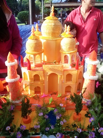 Ngắm “kỳ quan thế giới” qua điêu khắc trên củ quả - 3 Đền Taj Mahaj
