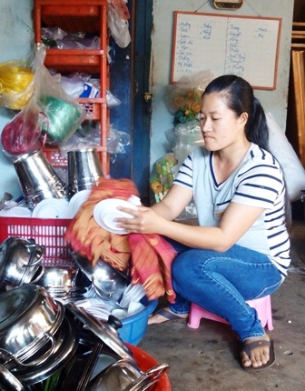 Nữ giúp việc trả lại 40 triệu đồng cho người đánh rơi - 1 Nữ giúp việc trả lại 40 triệu đồng cho người đánh rơi