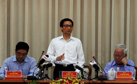 Phó Thủ tướng Vũ Đức Đam: Thực phẩm bẩn ảnh hưởng đến giống nòi - 1 Phó Thủ tướng Vũ Đức Đam: Không thể hài lòng khi tỷ lệ người ngộ độc thấp