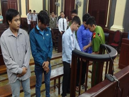 Án mạng từ việc không uống rượu mời - 1 Các bị cáo tại tòa sơ thẩm