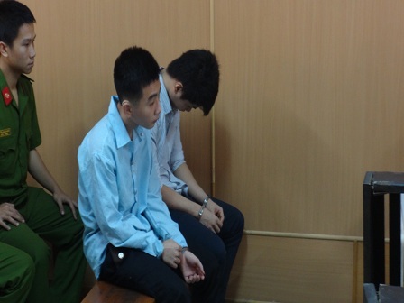 Giết bạn vì lý do "lãng xẹt" - 1 Hai bị cáo vào tù vì lý do... lãng xẹt