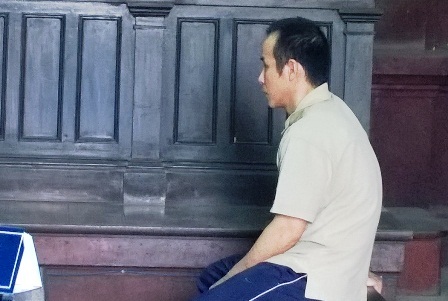 Phạt tù người đàn ông “làm bậy” với con riêng của vợ - 1 Bị cáo Long tại tòa phúc thẩm