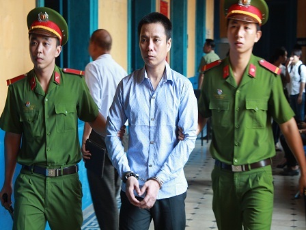 Mẹ bị hại xin giảm án tử hình cho người giết con mình - 1 Bị cáo Thạch may mắn thoát án tử nhờ lời xin đỡ tội của mẹ bị hại.