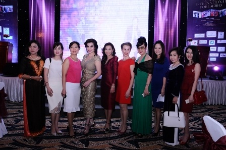 Dàn người đẹp tri thức tham gia diễn đàn Nữ lãnh đạo Quốc tế 2015 - 3 Các người đẹp làm lãnh đạo tham gia chương trình