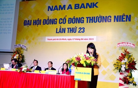 Nam A Bank chi 120 tỷ đồng trả cổ tức - 2 Nam A Bank đã bổ nhiệm bà Lương Thị Cẩm Tú giữ
chức danh Tổng Giám đốc nhiệm kỳ 2015-2016