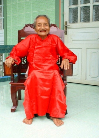 Cụ bà cao tuổi nhất Việt Nam trở thành người phụ nữ cao tuổi nhất thế giới - 1 Cụ Nguyễn Thị Trù - người phụ nữ cao tuổi nhất thế giới