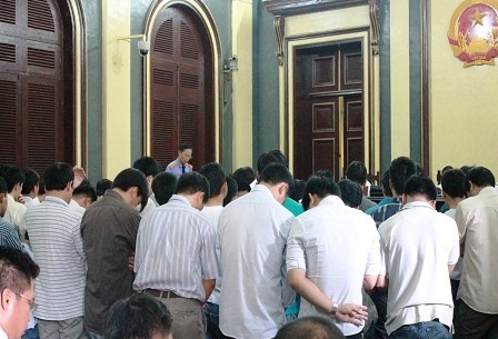 Vụ đánh bạc xuyên quốc gia M88: Các bị cáo bị đề nghị hơn 150 năm tù - 1 Các bị cáo trong đường dây M88 trong phiên xét xử sáng 18/5