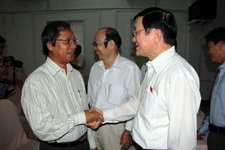 Chủ tịch nước: “Bỏ áo mũ cân đai thì là dân thôi mà” - 3 <b style=mso-bidi-font-weight:
normal>