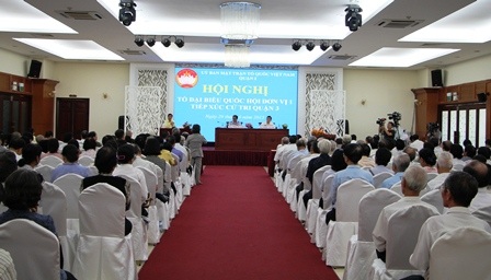 Có “nhóm lợi ích” từ việc kéo dài thời gian nghỉ hưu?! - 2 Trong buổi tiếp xúc lần này, cử tri quận 3 đặt không nhiều câu hỏi