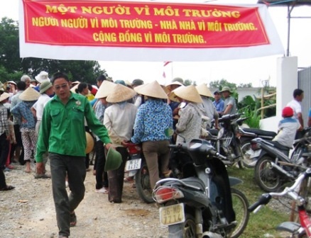 Người dân lại dựng lều bao vây trại lợn gây ô nhiễm