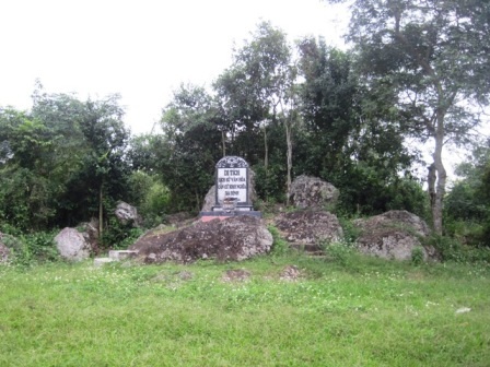  Khu di tích lịch sử văn hóa căn cứ khởi nghĩa Ba Đình.