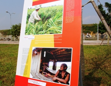 Tác phẩm Cơ hội và thách thức, Cuộc sống sông nước.