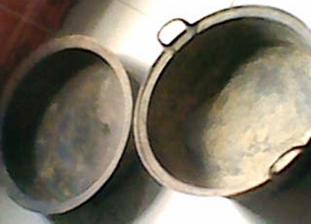 Hai chiếc thau và sanh đồng.