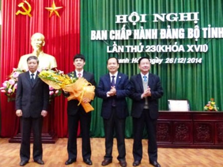 Thanh Hóa có Phó Bí thư Tỉnh ủy mới - 1 Ông Nguyễn Đình Xứng - thứ 2 từ trái qua được bầu giữ chức Phó Bí thư Tỉnh ủy Thanh Hóa.