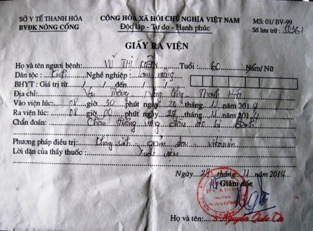 Giấy ra viện của bà Kiên sau khi điều trị do bị đánh tại BVĐK Nông Cống.