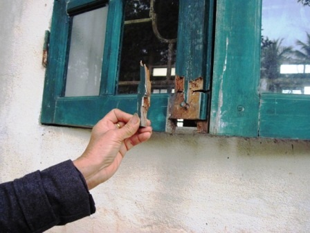  Nhiều chuồng cửa không được thay thế mới như thiết kế đang bị mục nát.