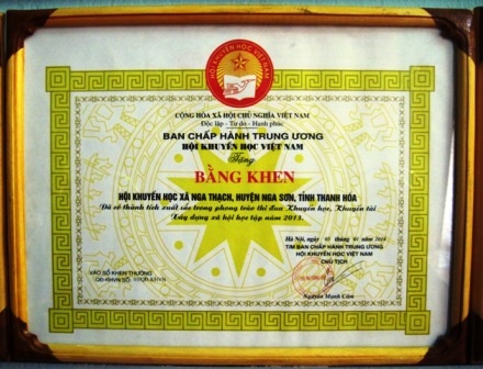 Bằng khen của Trung ương Hội Khuyến học Việt Nam năm 2013 cho Hội Khuyến học xã Nga Thạch.