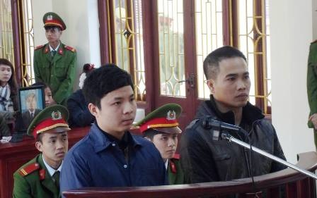 Giết chết anh rể của bạn gái vì nghĩ bị cấm... yêu - 1 Hai đối tượng Hoàng Đình Thành và Nguyễn Văn Linh.