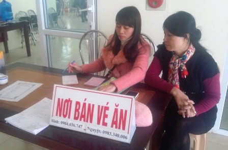  Nơi bán vé ăn của nhà ăn tại Làng VĐV rất ít người.