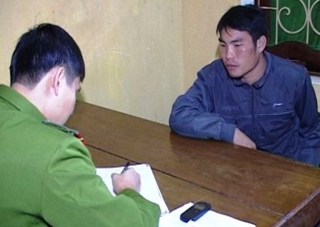 Liên tiếp bắt giữ nhiều vụ mua bán, vận chuyển trái phép chất ma túy - 2 Đối tượng Hà Văn Lương tại cơ quan điều tra.