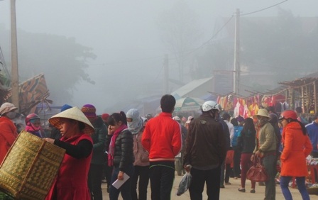 Chợ phiên phố Đòn.