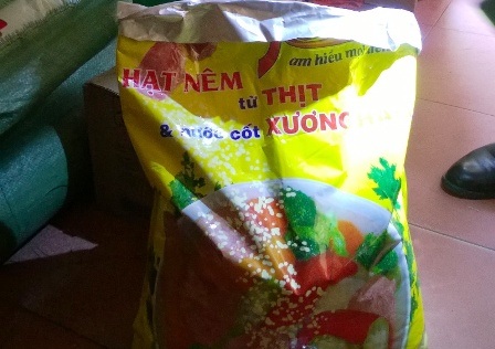 Bắt xưởng sản xuất mì chính giả lớn nhất từ trước đến nay - 4 Bột nêm giả.