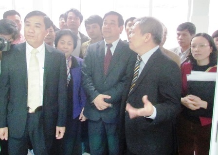 Các lãnh đạo đến dự lễ khai trương phòng khám tim hở tại Thanh Hóa