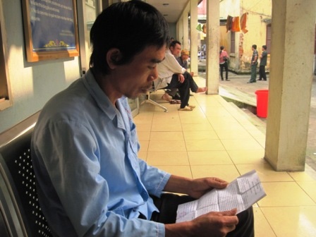 3 đứa trẻ mờ mịt tương lai khi mẹ mất, cha nguy kịch vì bệnh ung thư