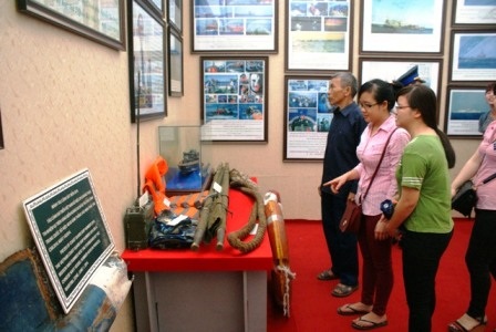  Nhiều hiện vật về cuộc sống, chiến đấu bảo vệ đảo của lính Hải Quân cũng được trưng bày.