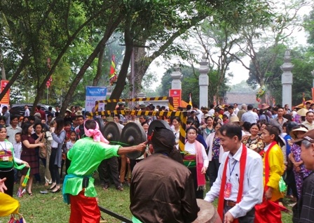 Vui nhộn tiếng cồng chiêng.