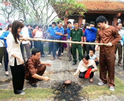  Hội thi nấu cơm thu hút nhiều người tham gia.