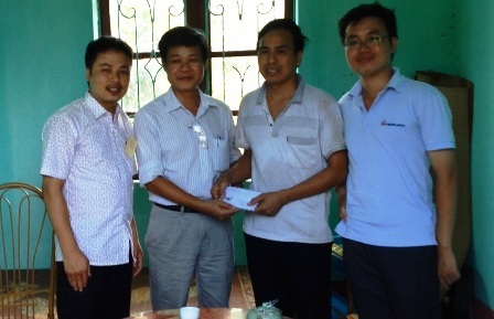 Cán bộ giám sát thi trường ĐH Dược Hà Nội góp tiền hỗ trợ học sinh nghèo - 1 Cán bộ giám sát thi trường ĐH Dược Hà Nội góp tiền hỗ trợ học sinh nghèo