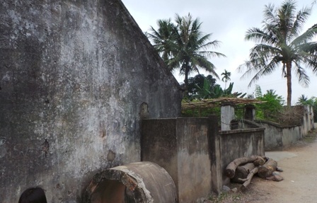 Nhiều gia đình nằm trong khu vực quy hoạch đã nhiều năm nay không được cơi nới, sửa chữa.