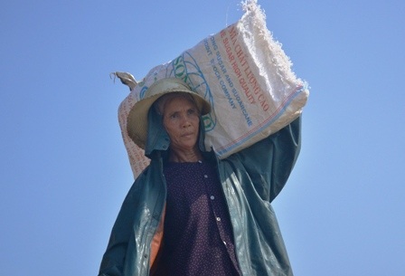 Công việc này lẽ ra chỉ dành cho phái mạnh.