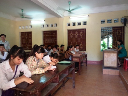 Hàng ngàn thí sinh không đến làm thủ tục dự thi THPT quốc gia - 3 Thí sinh học quy chế thi. (Ảnh: Duy Tuyên)