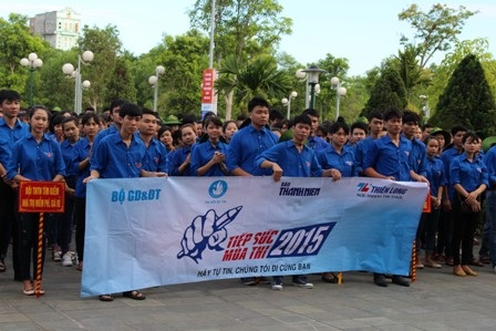 Ra quân tiếp sức mùa thi năm 2015