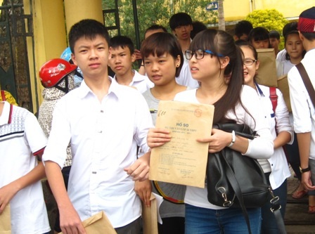 Môn Tiếng Anh là môn thi thứ 3 vào lớp 10 THPT năm học 2015 - 2016.