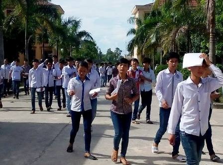 Môn Tiếng Anh vừa sức, thí sinh nhẹ nhõm kết thúc ngày thi đầu tiên - 2 Các thí sinh dự thi vào lớp 10 THPT tại Thanh Hóa đã kết thúc ngày thi đầu tiên.