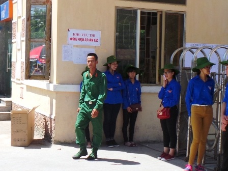 Thí sinh ra sớm khi mới hết 2/3 thời gian buổi thi.