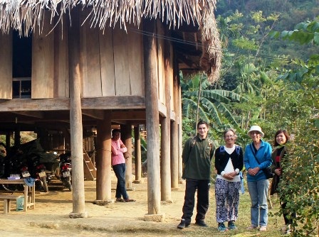 Nhiều du khách nước ngoài thích thú khi đến nơi đây trải nghiệm.