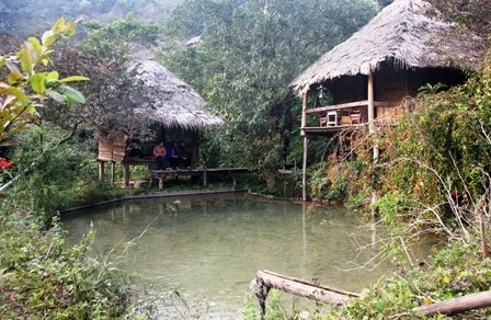 Bà con dân bản nơi đây đã biết cách làm du lịch cộng đồng.