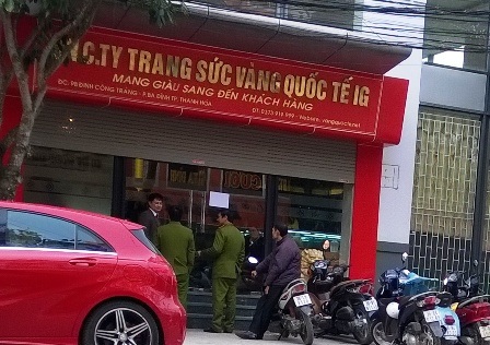Công an khám xét sàn vàng tại thành phố Thanh Hóa