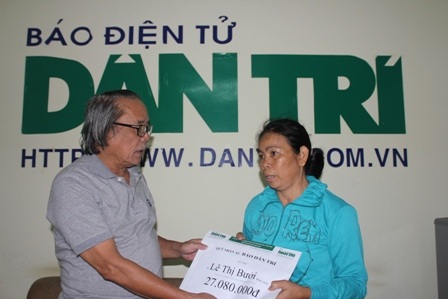 Hơn 27 triệu đồng đến với 2 mẹ con cùng quẫn vì ung thư