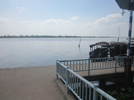 Đoạn sông nơi nam sinh gieo mình tự tử