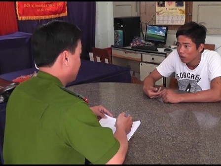 Đối tượng Phong tại cơ quan công an