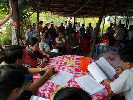 Đông đảo người dân tham gia buổi công cố quyết định xử phạt hành chính