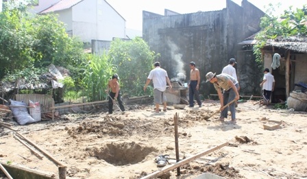 Đơn vị thi công tháo dỡ căn nhà cũ để xây nhà mới