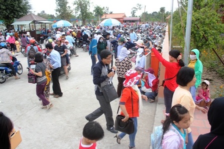 Khu vực giữ xe chật kín