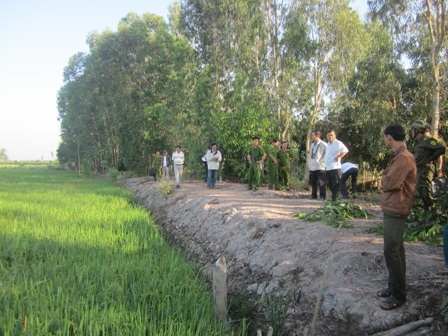 Hiếp dâm rồi giết bạn nhậu, sau đó giả vờ đi báo công an - 1 Hiện trường vụi án